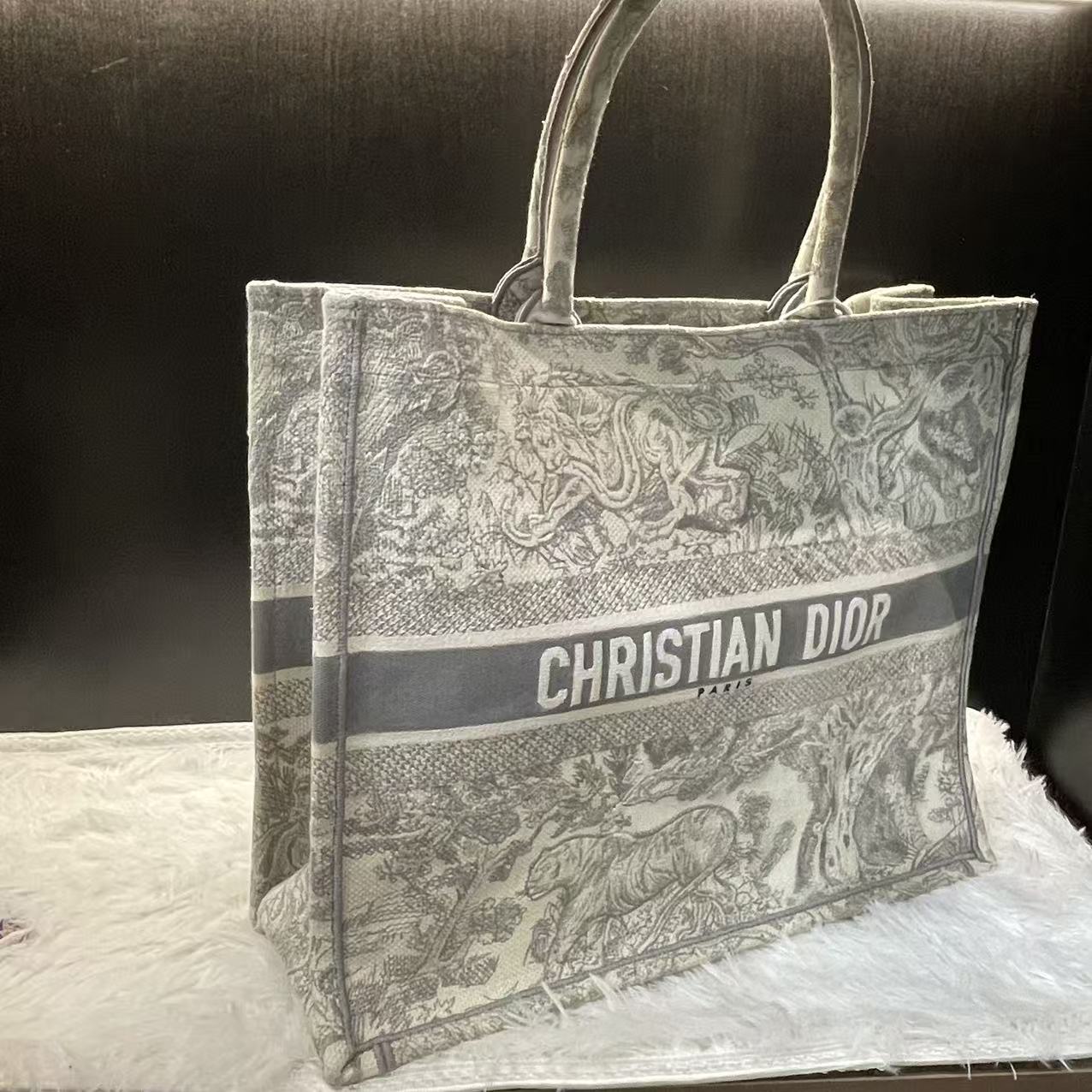 (Preowned) DIOR BookTote Zoo Series GM Grey