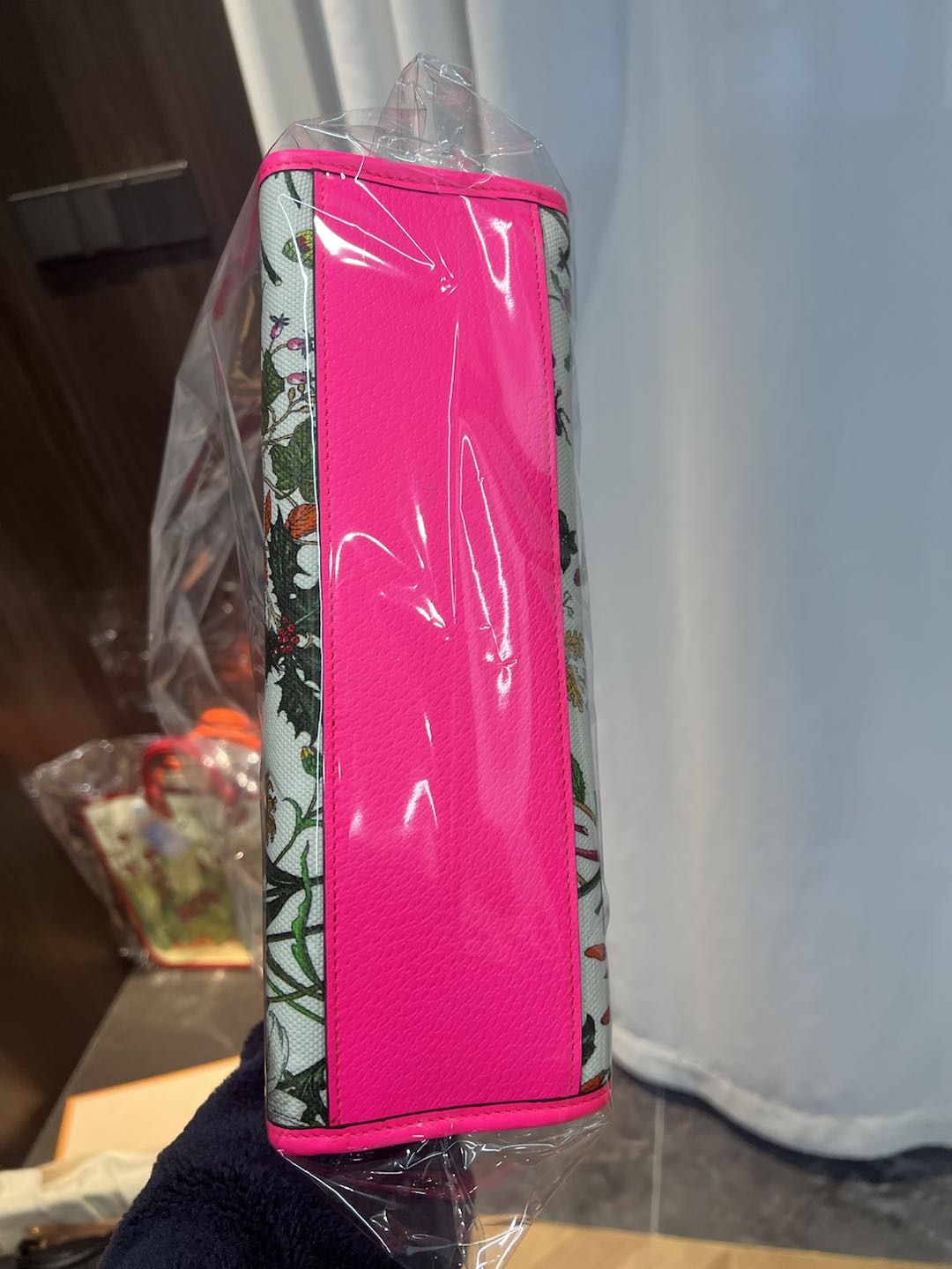 (Preowned) GUCCI Metal interlocking double G identification MM White/Rose Pink/Multicolor Unique Non collision Style