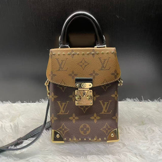 (Preowned) LOUIS VUITTON CAMERA BOX
