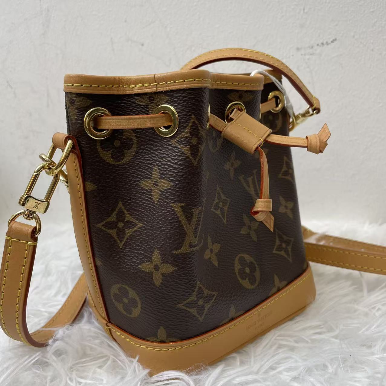 (Preowned) LOUIS VUITTON NANO NOE