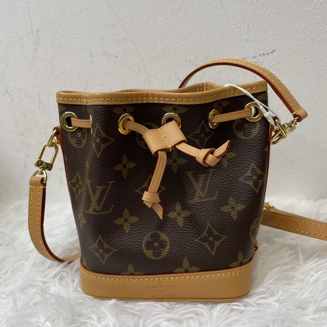 (Preowned) LOUIS VUITTON NANO NOE