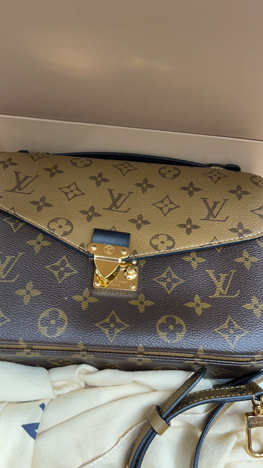 (Preowned) LOUIS VUITTON Pochette Metis